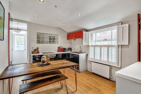 3 bedroom maisonette for sale, Glenelg Road, Brixton, London, SW2
