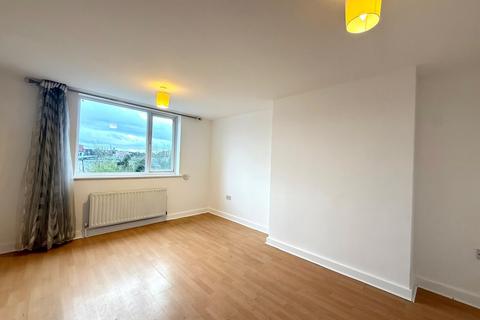 1 bedroom in a house share to rent, Malvern Avenue, Harrow HA2