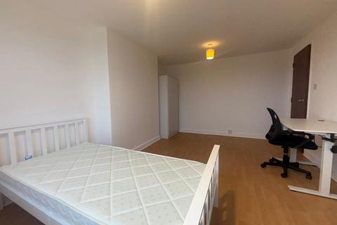 1 bedroom in a house share to rent, Malvern Avenue, Harrow HA2