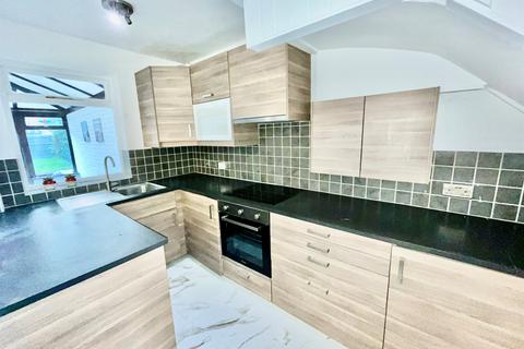 3 bedroom semi-detached house for sale, Broadway, Yaxley, Peterborough