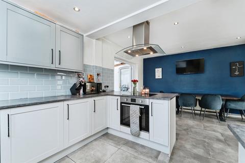 undefined, Newlands Avenue, March