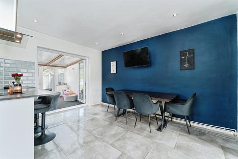 undefined, Newlands Avenue, March