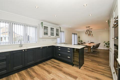 4 bedroom detached house for sale, Crews Close, Guyhirn, Wisbech