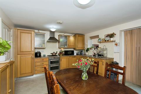 undefined, Lancaster Gate, Upper Cambourne, Cambridge