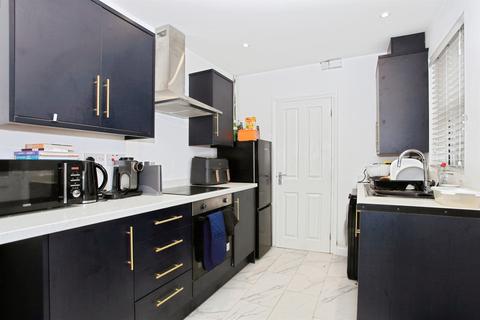 3 bedroom end of terrace house for sale, Belsize Avenue, Peterborough