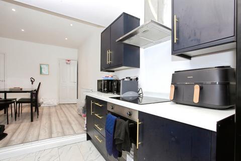 3 bedroom end of terrace house for sale, Belsize Avenue, Peterborough