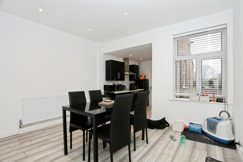 3 bedroom end of terrace house for sale, Belsize Avenue, Peterborough