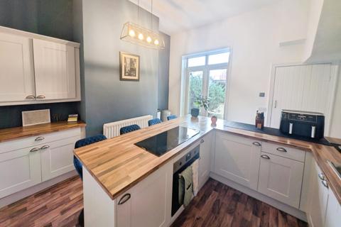 2 bedroom house for sale, Station Road, Cullercoats, North Shields