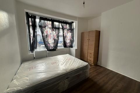 St. Barnabas Road, CR4