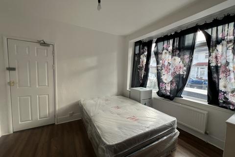 undefined, St. Barnabas Road, CR4