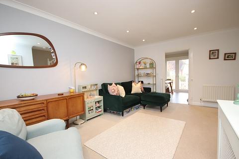 2 bedroom terraced house for sale, Morris Drive, Billingshurst