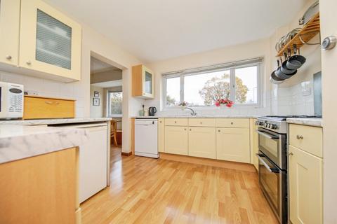 5 bedroom detached bungalow for sale, St. Johns Road, Colchester