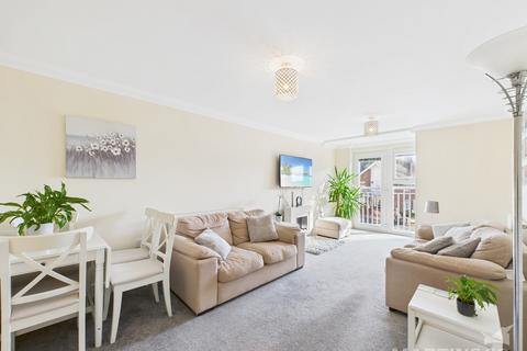 2 bedroom apartment to rent, Victoria Place, Victoria Drive