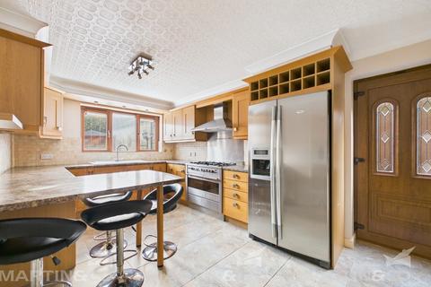 5 bedroom detached house for sale, Woodlands Rise, Campsall