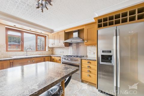 5 bedroom detached house for sale, Woodlands Rise, Campsall