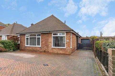 3 bedroom detached bungalow for sale - Herne Bay Road, Tankerton, Whitstable
