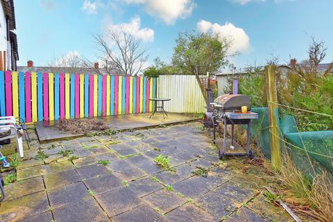 3 bedroom end of terrace house for sale, St. Andrews Avenue, Harrogate, HG2