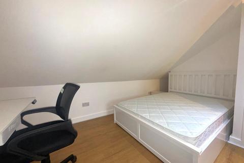 1 bedroom in a house share to rent, Malvern Avenue, Harrow HA2