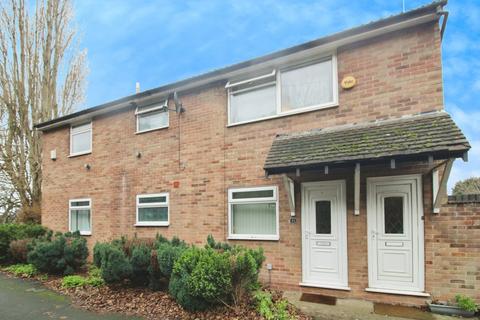 2 bedroom maisonette to rent, Woodstock Avenue, Bobbers Mill