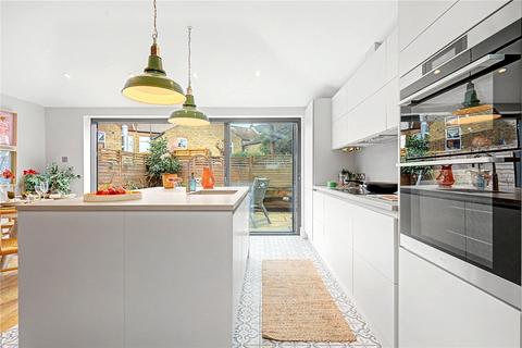 2 bedroom apartment for sale, Stapleton Road, SW17