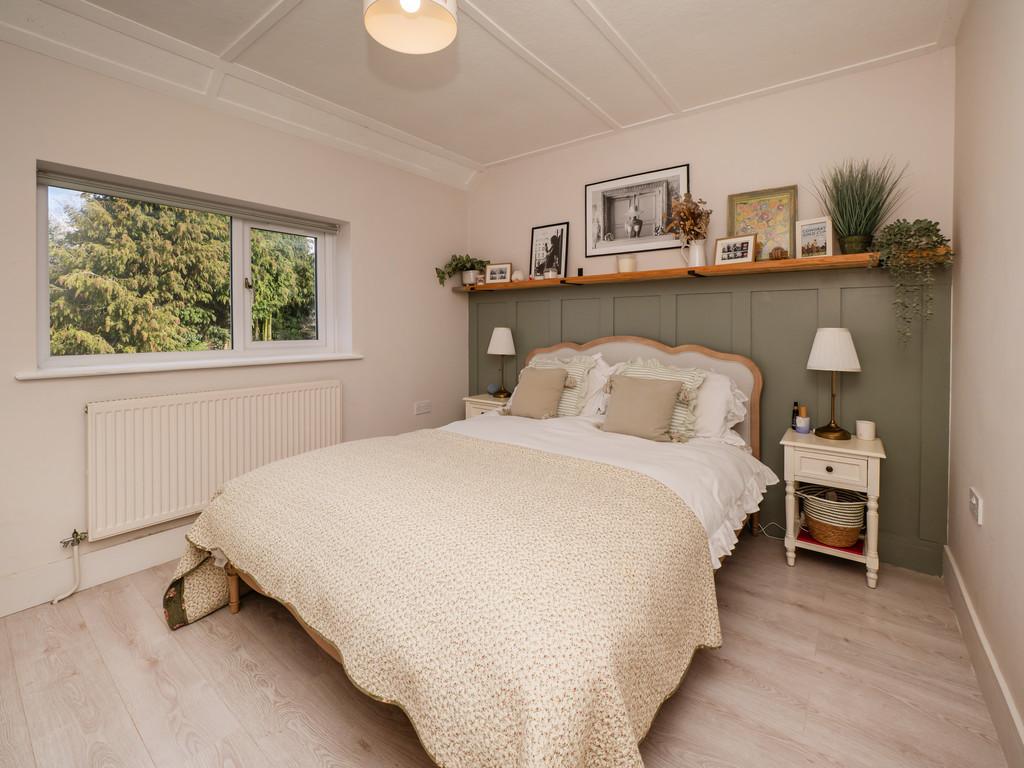 17 Groveside-30
