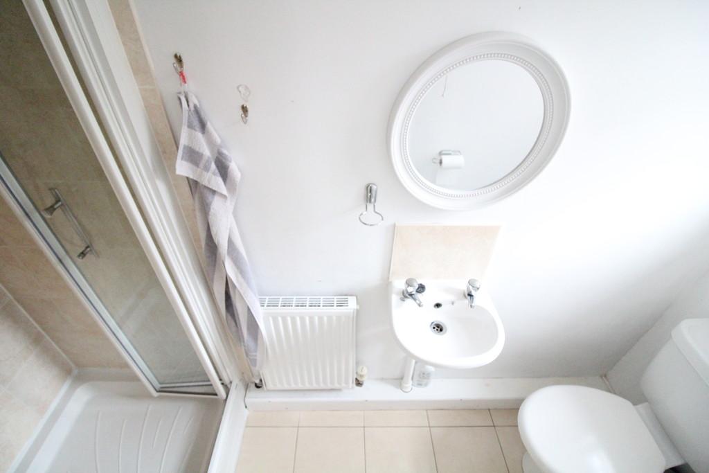 4 Evelyn Street Bathroom