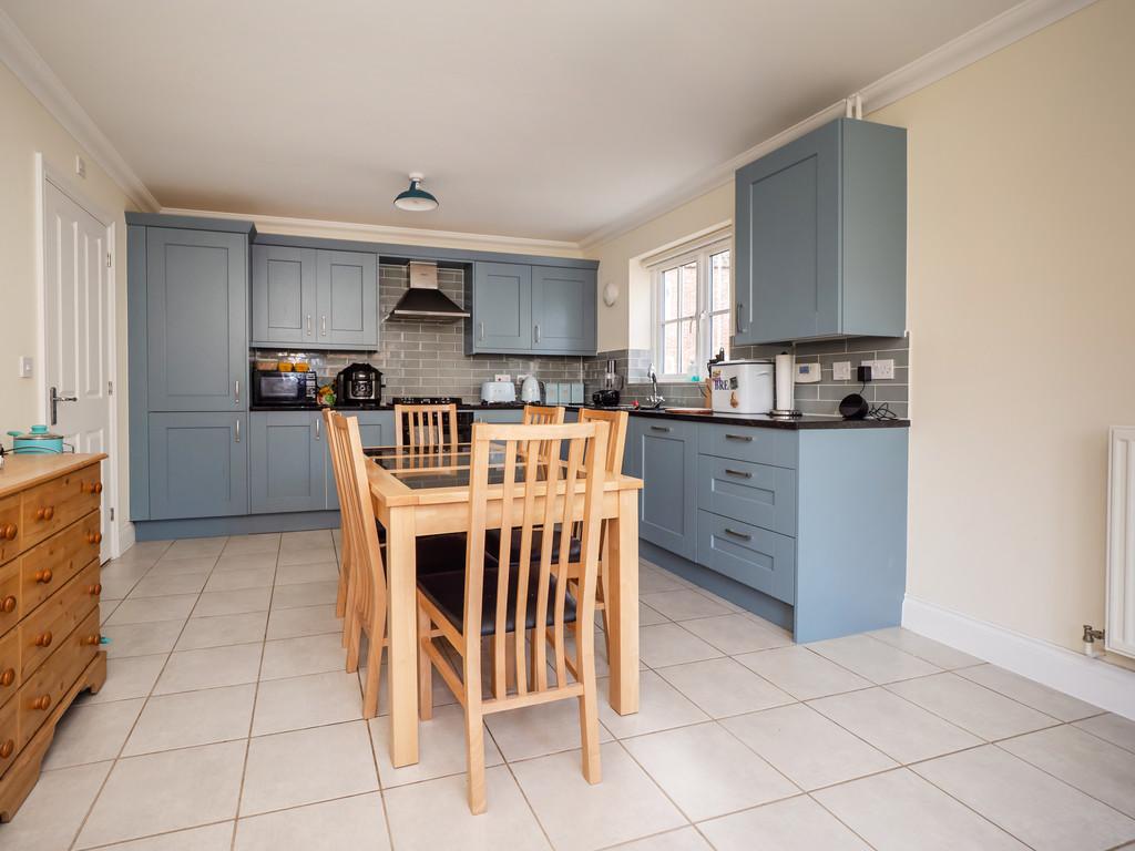 52 Ashburton Close-44