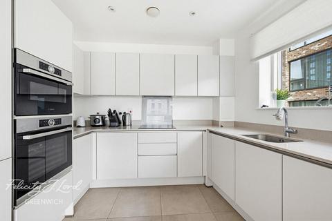 1 bedroom flat for sale, Latimer Square, Greenwich, SE10