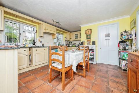 4 bedroom detached house for sale, Broad Oaks Park, Colchester