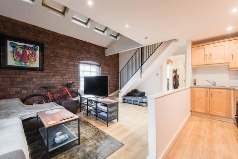 2 bedroom apartment for sale, The Warehouse, Victoria Quays, Sheffield, S2 5SY