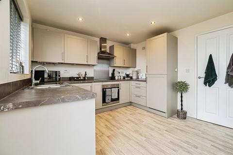 4 bedroom detached house for sale, Friary Place, Kingswood, Hull