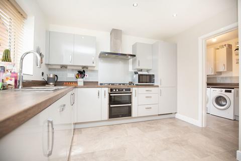 4 bedroom detached house for sale, Fieldon Drive, Grendon