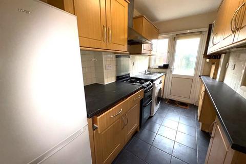 3 bedroom semi-detached house to rent, Drake Road, Harrow HA2