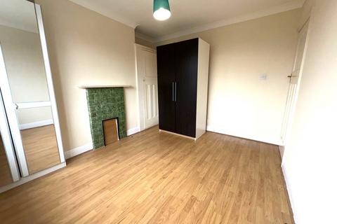 3 bedroom semi-detached house to rent, Drake Road, Harrow HA2