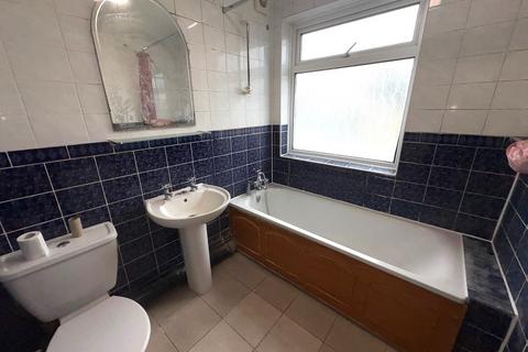 3 bedroom semi-detached house to rent, Drake Road, Harrow HA2