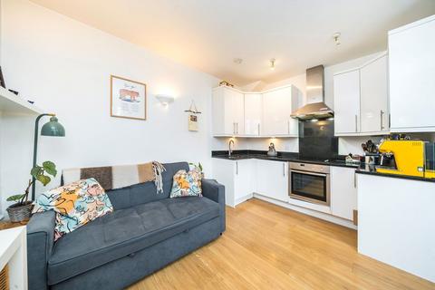 1 bedroom flat to rent, Worple Way, Richmond TW10