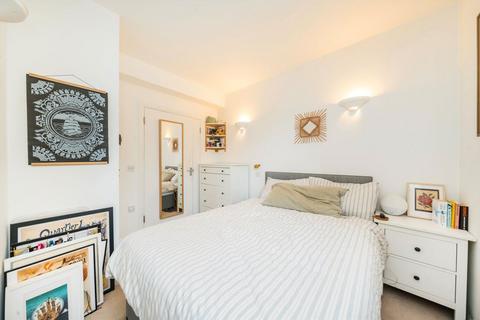 1 bedroom flat to rent, Worple Way, Richmond TW10
