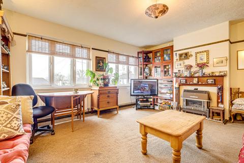 2 bedroom apartment for sale, Eastwood Road North, Leigh-on-sea, SS9