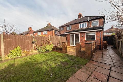 3 bedroom semi-detached house to rent, Clydesdale Avenue, Crewe