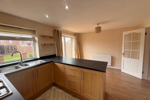 3 bedroom semi-detached house to rent, Clydesdale Avenue, Crewe
