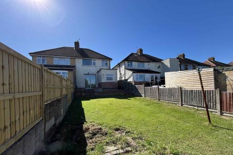 3 bedroom semi-detached house for sale, Elmhurst Avenue, Melton Mowbray
