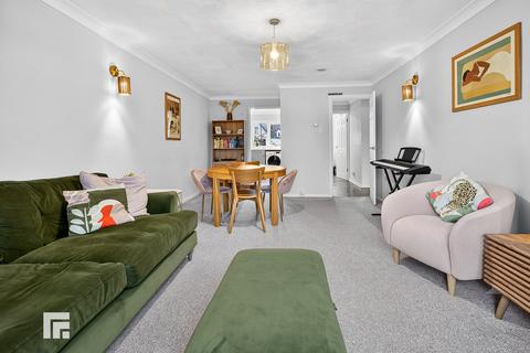 2 bedroom flat for sale, Lindway Court, Conybeare Road