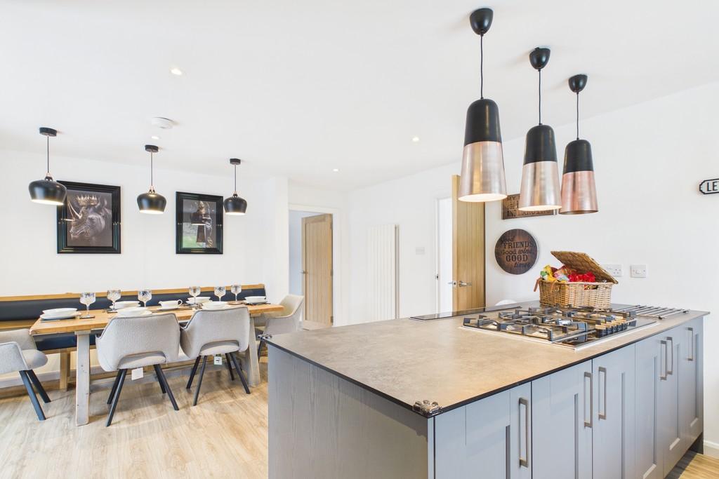 Dining kitchen