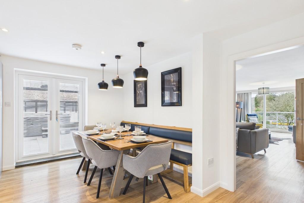 Dining kitchen