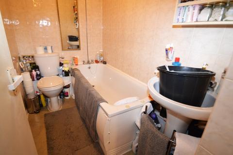 1 bedroom apartment for sale, Eglinton Hill, London