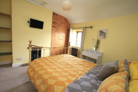 2 bedroom semi-detached house for sale, Churton Road, Farndon