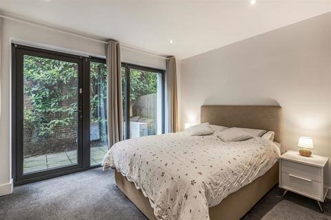 1 bedroom flat for sale, Green Way Building, London SW15