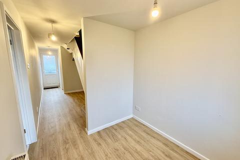 3 bedroom townhouse to rent, Woodview, Cotgrave, Nottingham
