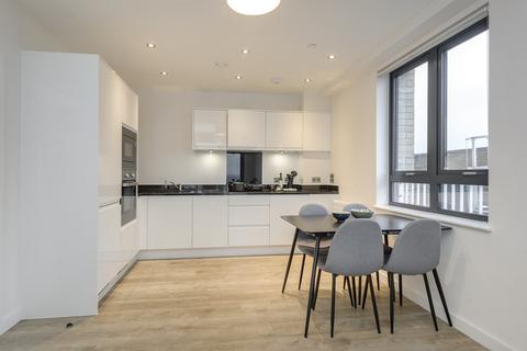 2 bedroom flat to rent, at Manchester, 165  Viscount House 8, Lakeside Drive NW10