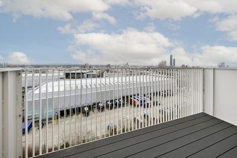 2 bedroom flat to rent, at Manchester, 165  Viscount House 8, Lakeside Drive NW10